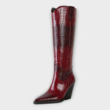 Botas Elegantes com Estampa Croco e Salto Sofisticado