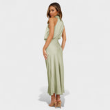 Alba - Vestido Satinado com Elegância