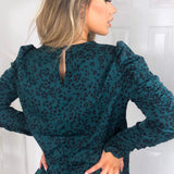 Blusa plissada de mangas longas na cor teal