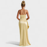 Ariel - Elegante Vestido Assimétrico de Cetim