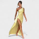 Ariel - Elegante Vestido Assimétrico de Cetim