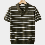 Polo com Botão e Textura Listrada em Verde