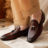 Couro Mocassins com Pompom Elegante