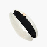Clutch Noturna Bianca em Acrílico com Design de Concha