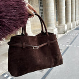Bolsa de Camurça com Design Sofisticado