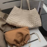 Bolsa Média Trançada em Couro Vegano - Estilo Marissa
