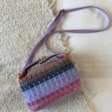 Bolsa Transversal Raphaela em Ráfia Trançada