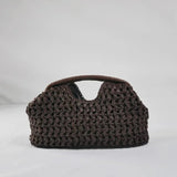 Clutch Raye em palha trançada com design de concha