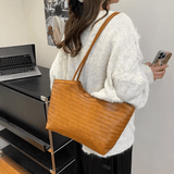Bolsa de Mão Riona em Material Texturizado Premium