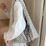 Saco Hobo Reversível Sheila com Estampa de Bolinhas